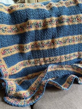 Vintage Handcrafted Crochet Blanket Afghan Throw Cottagecore 55 X 44 Blue Brown